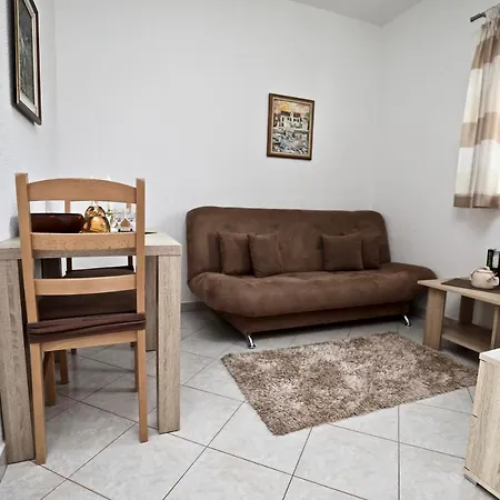 Apartment Vuljan Sucuraj